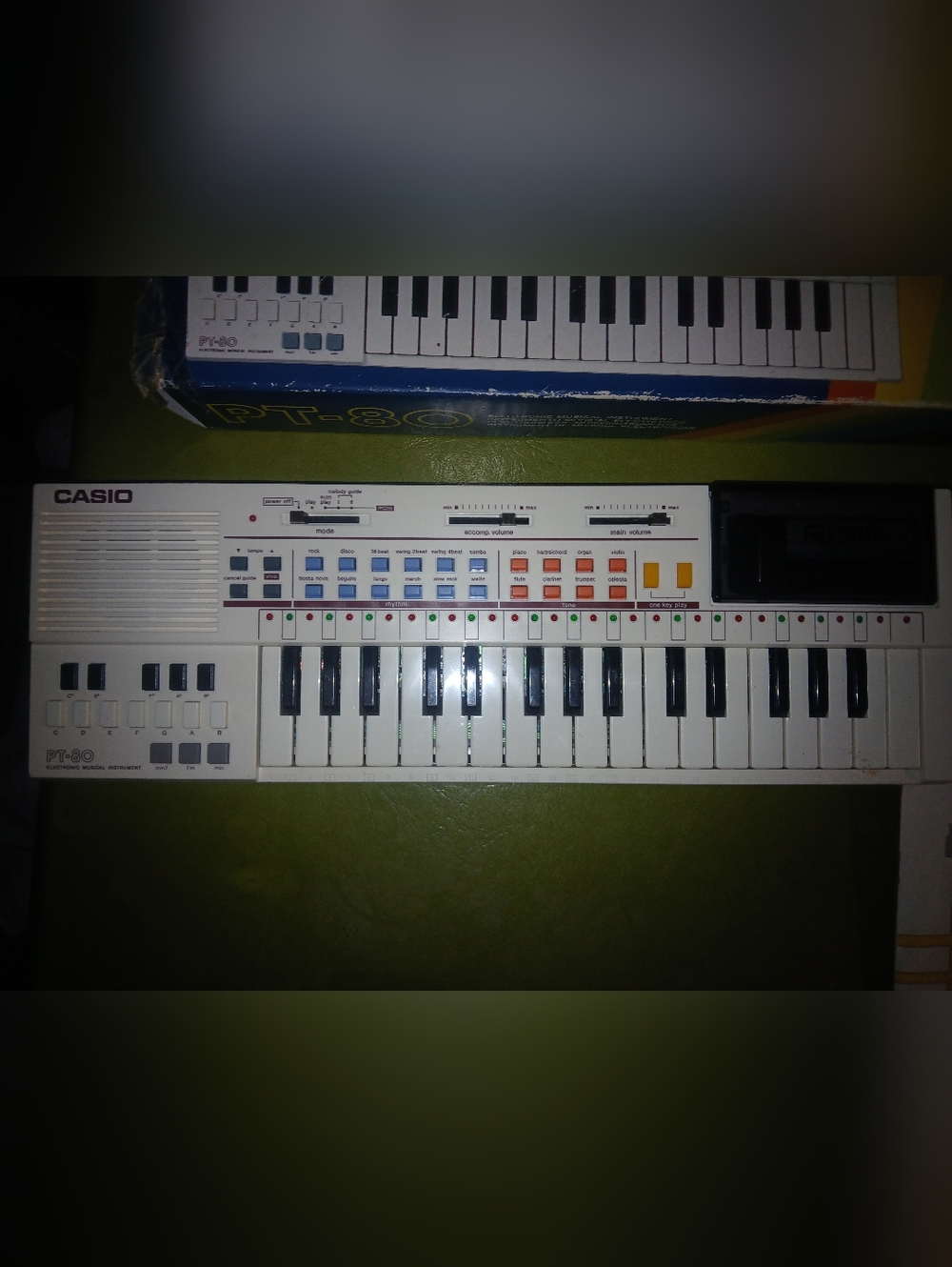 Casio PT-80 Keyboard with Pop/Rock (RO-253) and 4 World Songs (RO-551) ROM Packs - Picture 6 of 12